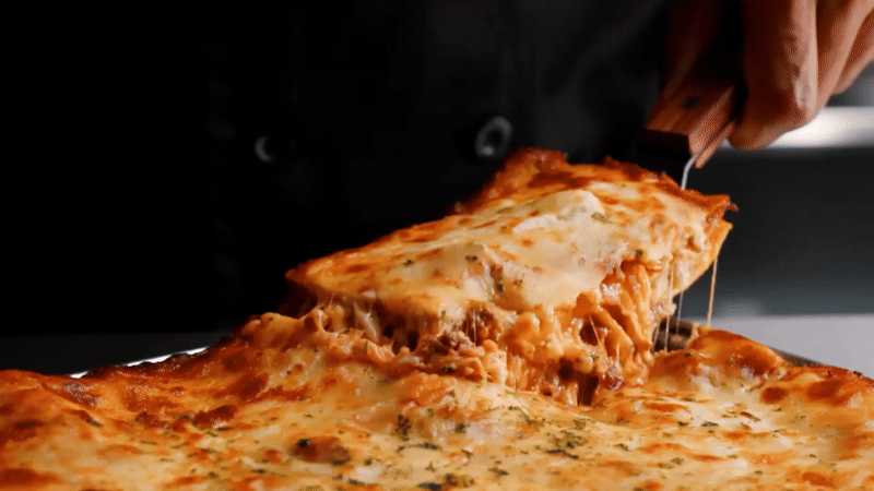 Lasagna cheese pull