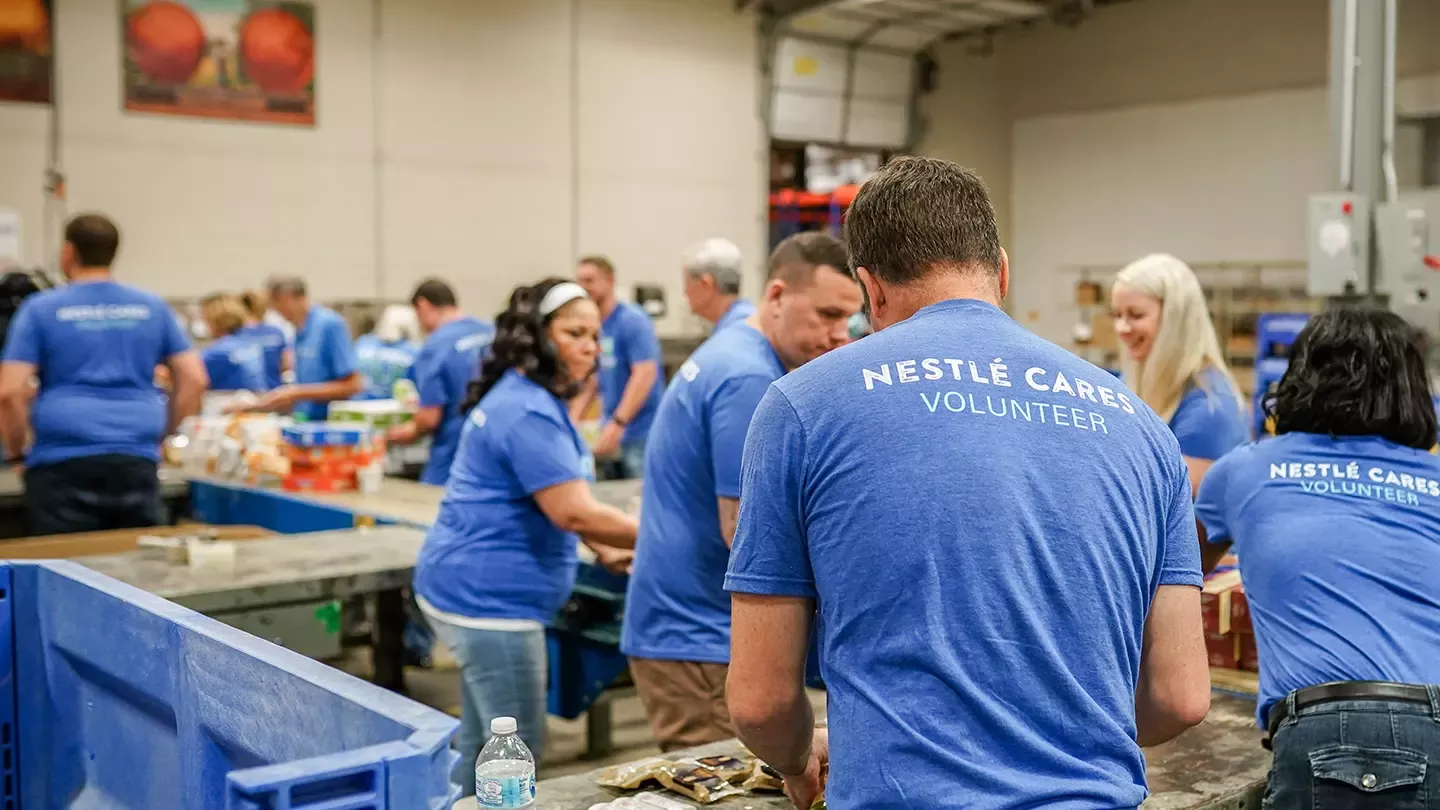 Nestle Volunteers at Food Bank